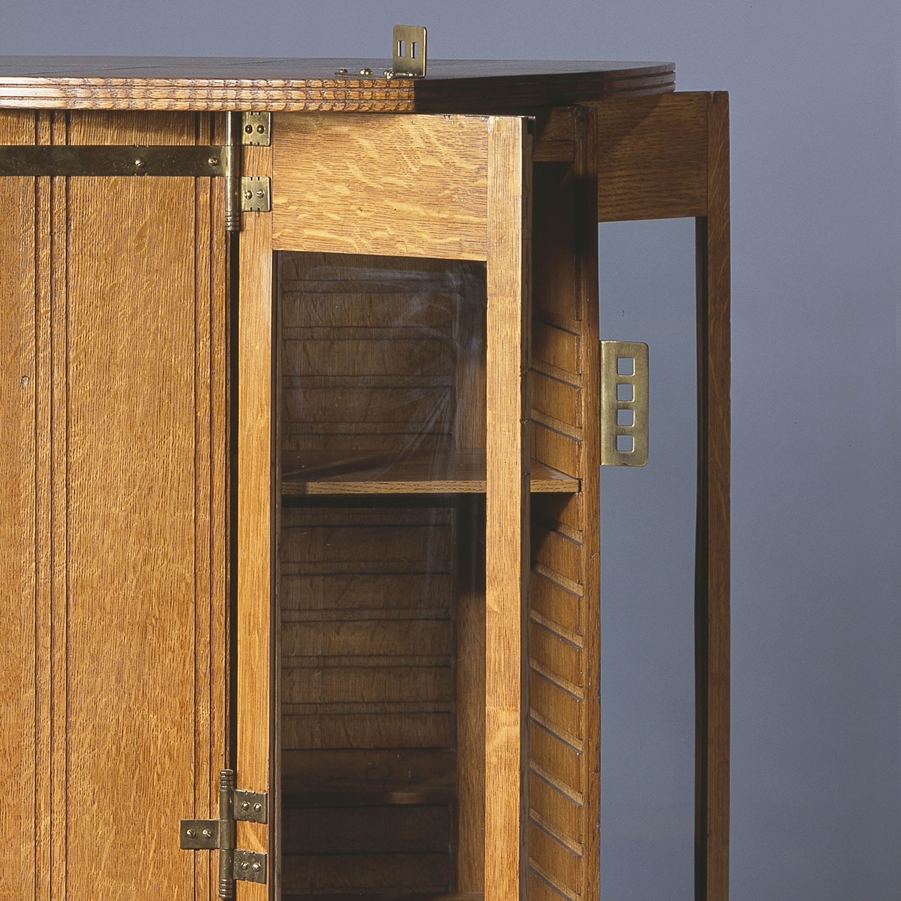 Gamma revolving bookcase
